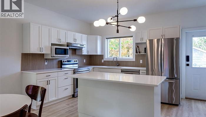 388 MCCARREN Avenue - Photo 1