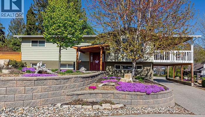 1520 Highland Drive N - Photo 1