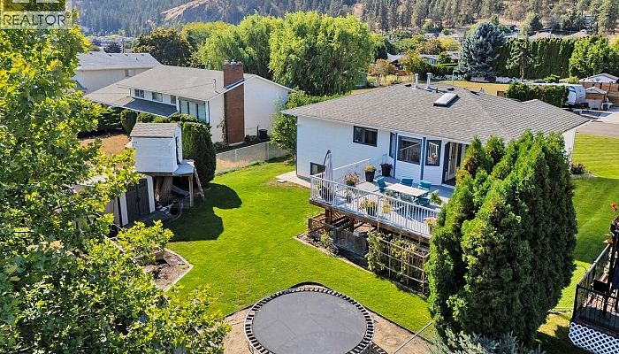 325 McTavish Road - Photo 1