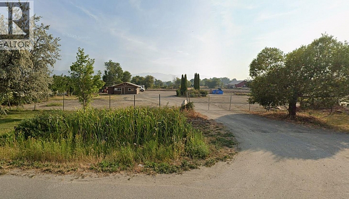 3740 Casorso Road - Photo 1