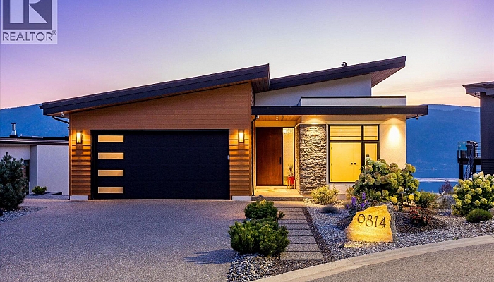 9814 Beacon Hill Crescent - Photo 1