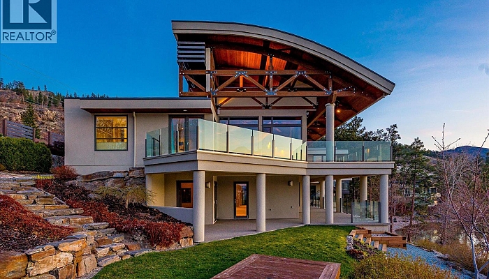 5560 Lakeshore Road - Photo 1