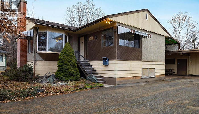 3005 39A Street - Photo 1